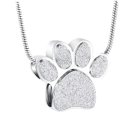 Silver paw heart metal jewelery necklace.